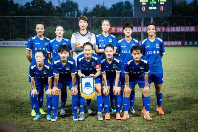 面对黑粉与流量 潘展乐的困惑与清醒